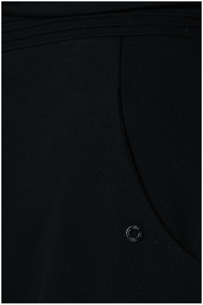 HALJINA ŠIROKA JANA 